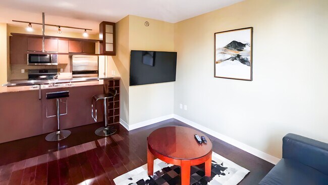 Photo - 1438 Richards St