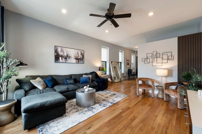 Photo - 109 S Paulina St Unit ID1244958P