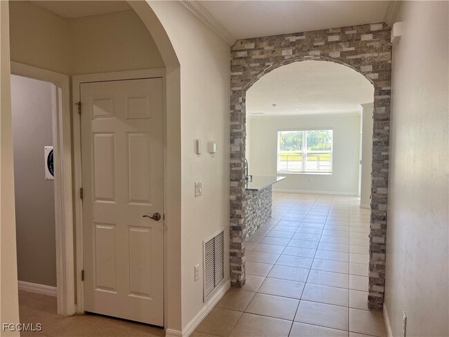 Building Photo - 10293 Silver Pond Lane Rental