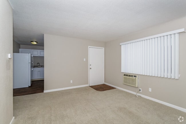 2BR, 1BA - 870 SF - Sunridge Apartments