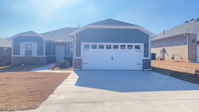 3 Bedroom 2 Bathroom 2 Car Garage Home in Oakdale School District - 3 Bedroom 2 Bathroom 2 Car Garage Home in Oakdale School District