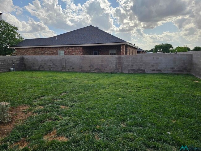 Photo - 308 Almond Tree Ln