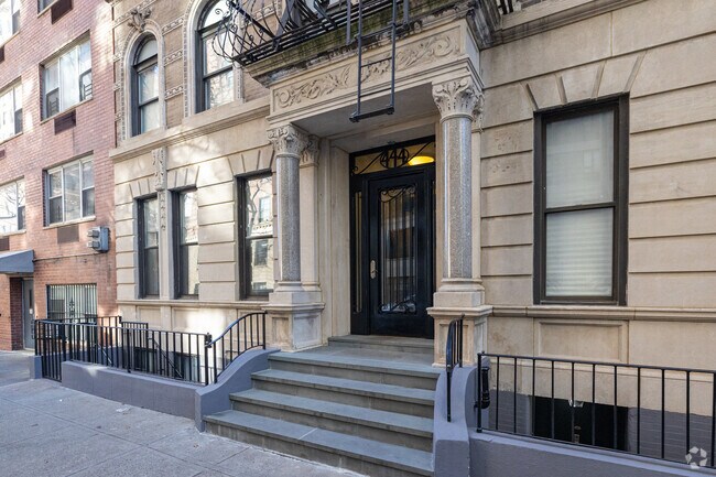 Photo - 444-446 E 58th St
