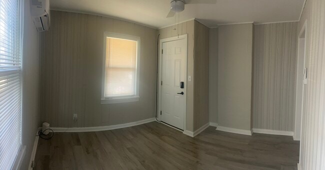 Photo - 1712 Todd St