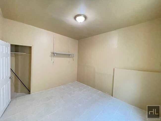 Photo - 888 Belmont Ave Unidad 2