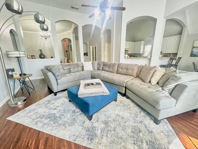 Building Photo - 7427 Parkcross Pl