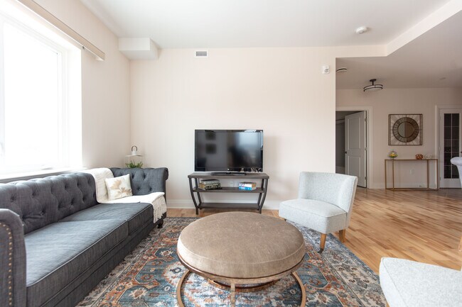 Photo - 1 Bedroom Apartment | Lepine Apartments Unit 306