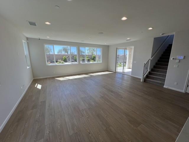Photo - 1229 Traverse Dr S