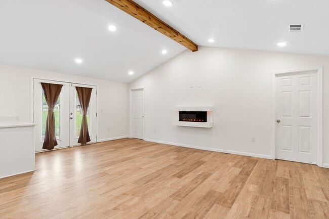 Photo - 865 N Ulmer St
