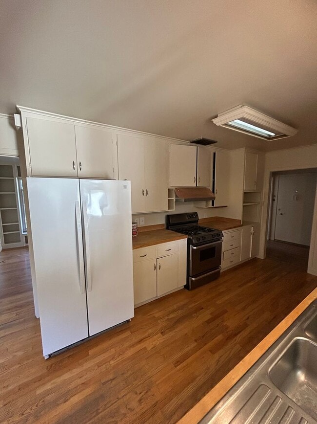 Photo - 3 Bedroom 2 Bathroom Single-Story House