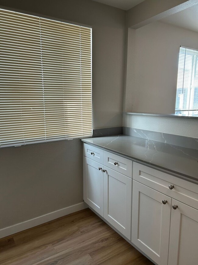 Photo - Top Floor - Fully Remodeled 1 BD/ 1 BA!! Unit 8