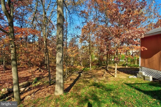 Photo - 121 Deer Hill Ct