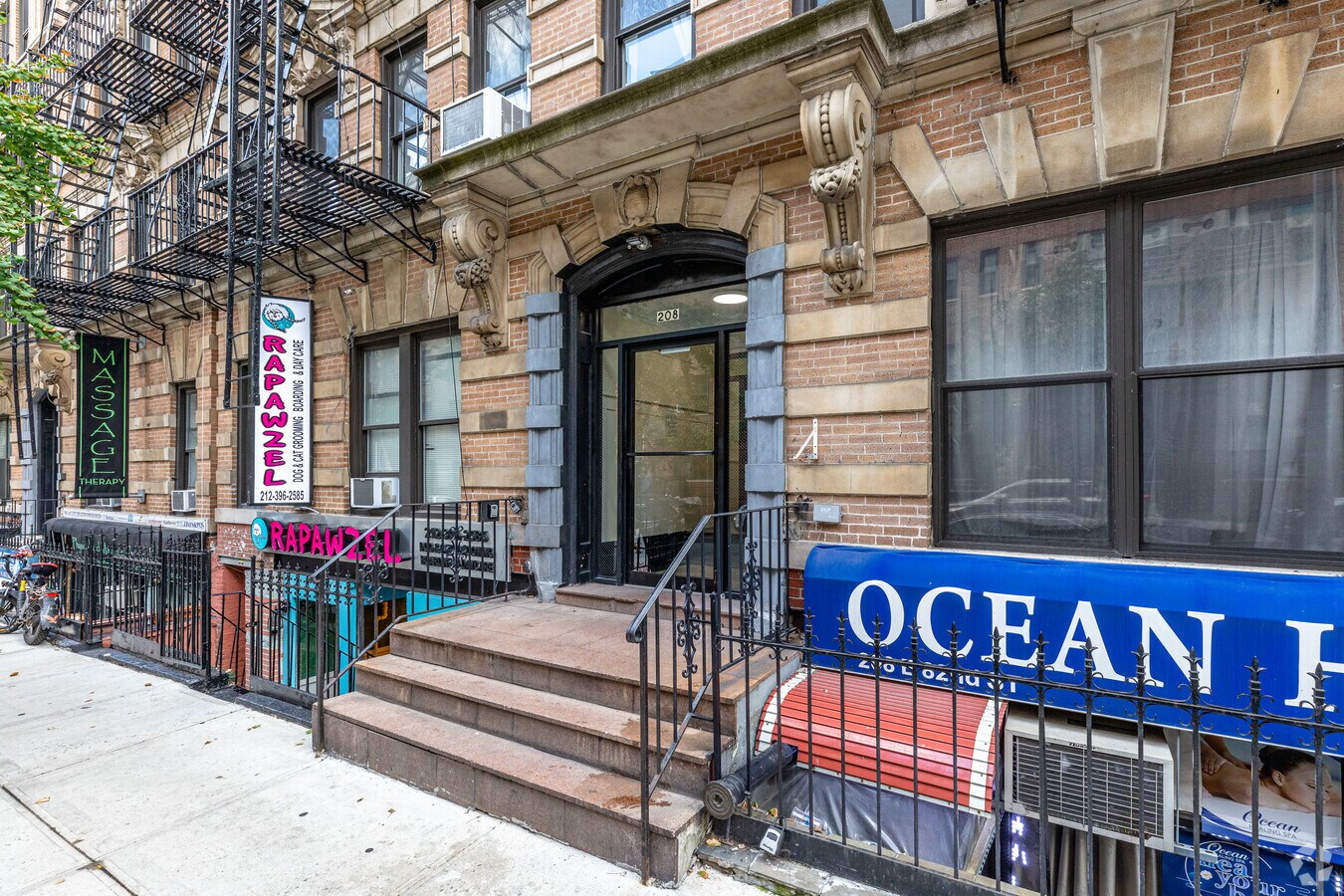 Photo - 208 E 82nd St