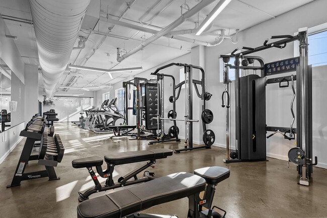 24-Longview-Apartments-Near-UT-Austin-Fitness-Center-Equipment