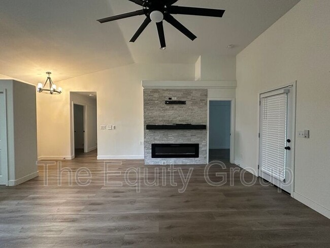 Photo - 1421 E Mesa Ct