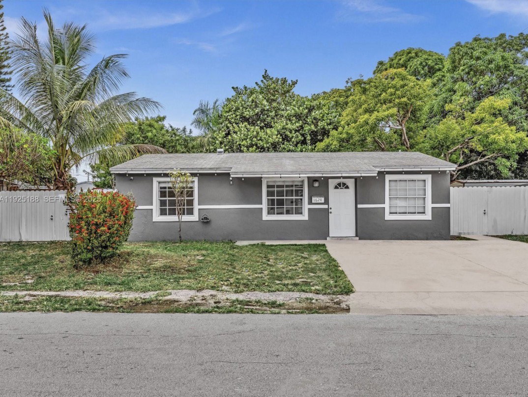 South 23rd Avenue, Hollywood, FL 33020 - 3 BR 2 BA single-family home - South 23rd Avenue, Hollywood, FL 33020 - 3 BR 2 BA single-family home