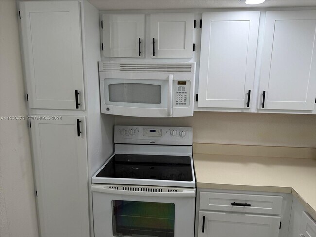 Photo - 3330 Pinewalk Dr N Unidad 1636