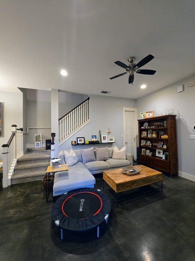 Photo - 803 Dawson Rd