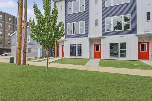 Photo - 108 S 5th St