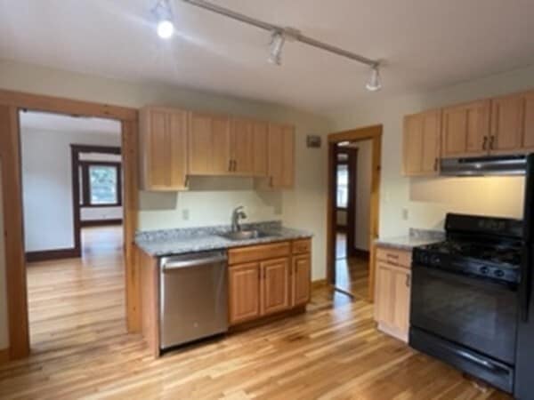 Photo - 33 Oak Rd Unit 2