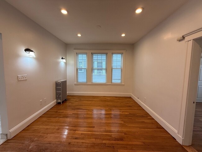Photo - 202 Baker St Unidad 1