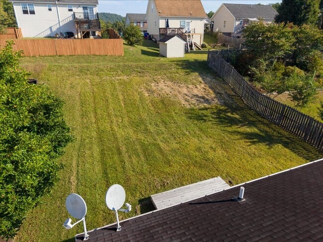 170 Wistaria Dr
