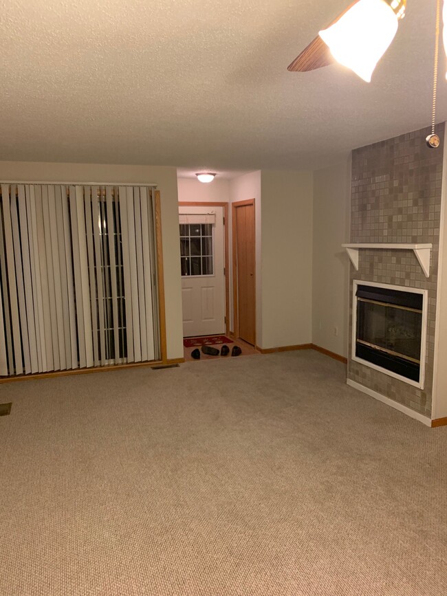 Building Photo - 13485 60th Pl N Unit 9
