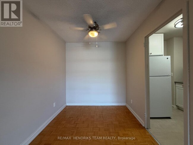 Photo - 33 Leaside Dr Unit 402