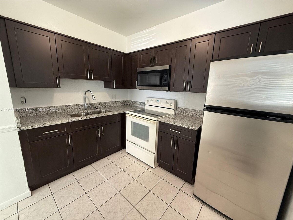 Photo - 1620 NW 52nd Ave Apartamento Unidad A