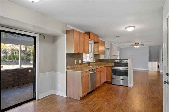 Photo - 2857 Fontainebleau Dr