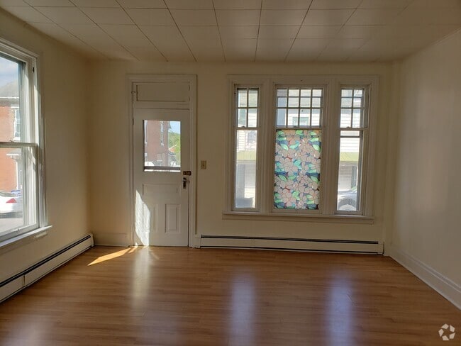 Building Photo - 38 S 4th St Rental