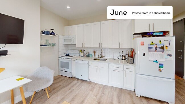Room in Shared 3 bed/2 bath home in Greenpoint