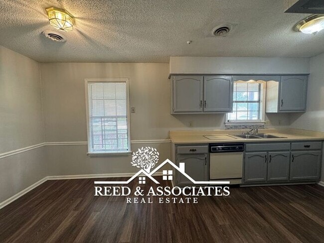 Photo - 3 Bedroom in Hickory Ridge - South Riverdale