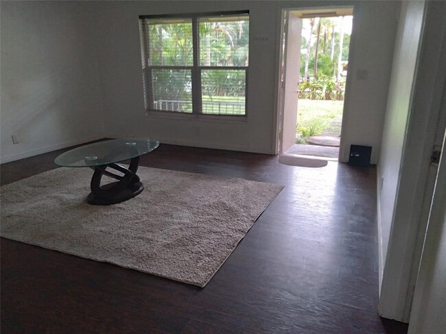 Photo - 200 SE 19th St