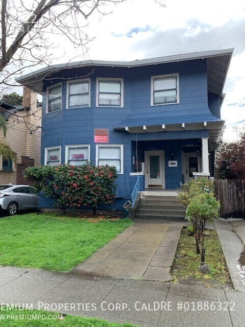 Building Photo - 2622 College Ave Unit Apt. #F