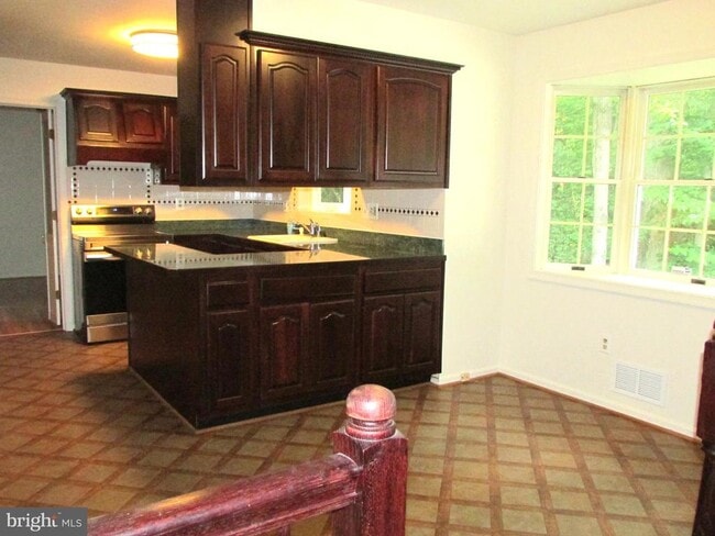 Photo - 8710 Nero St