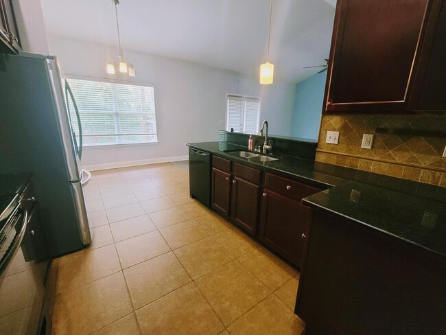 Photo - 121 Crab Apple Ave