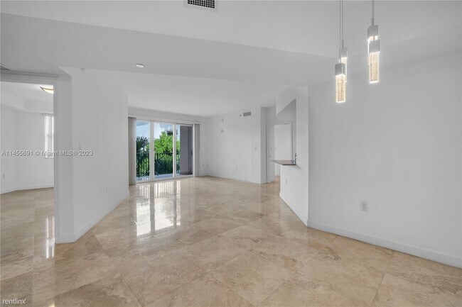 Photo - 2 br, 2 bath Condo - 19900 E Country Club ... Unit Apt 308