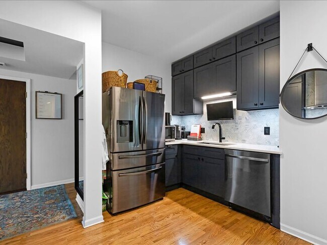 Photo - 4615 N Beacon St Unidad 3