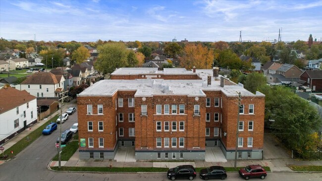 Building Photo - 2215 Lansing St Rental