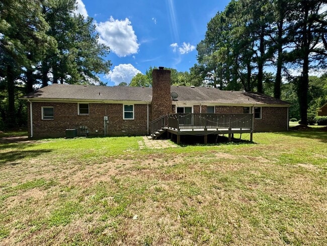 Photo - 102 Hunters Trail W