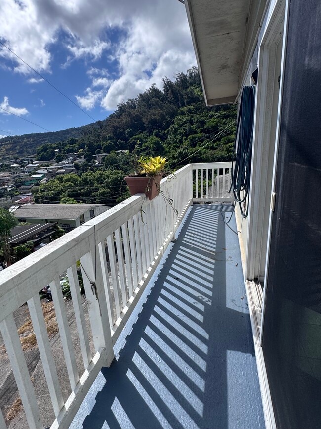 Photo - 1576 Pahulu St Unit Front Top