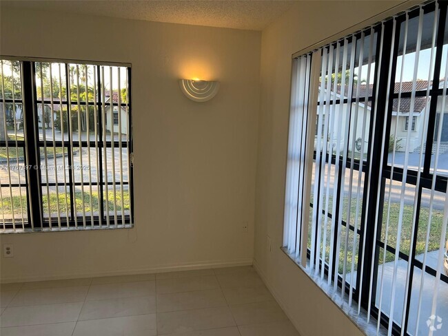 Building Photo - 11384 SW 74th St Rental