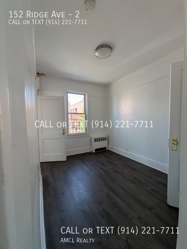 Building Photo - 152 Ridge Ave Unit 2