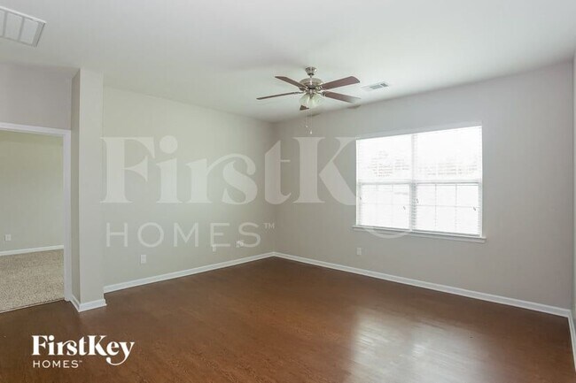 Photo - 133 Kingsway Dr