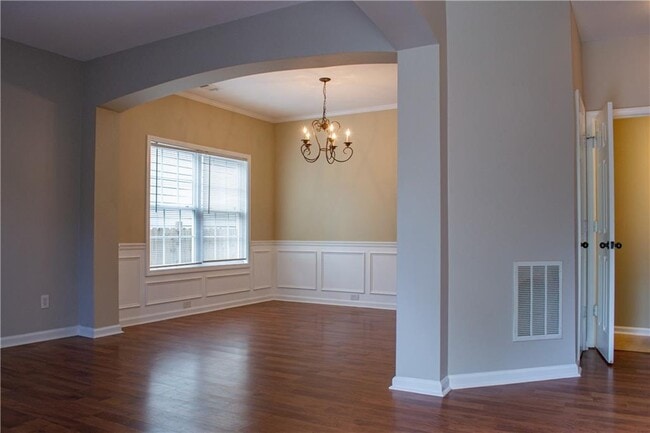 Photo - 444 Crestmont Ln