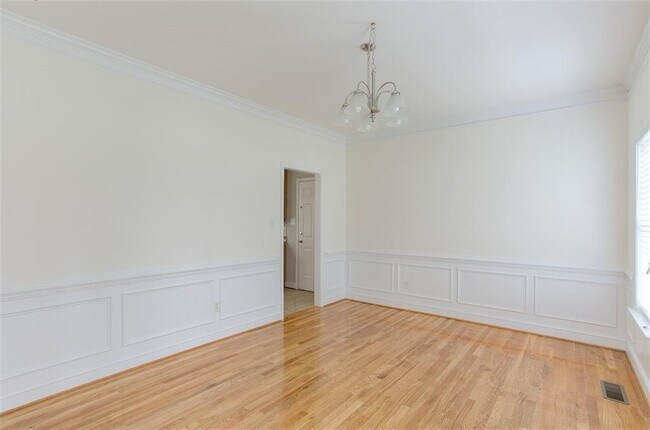 Photo - 613 Greyshire Dr