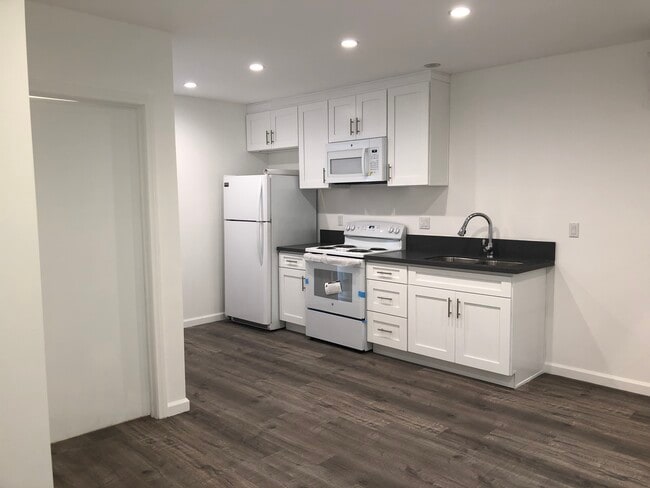 Photo - 1740 Preuss Rd Apartamentos Unidad ADU