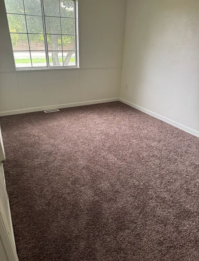 Photo - 3 Bedroom, 2 Bath on 1.5 acres in Hanford