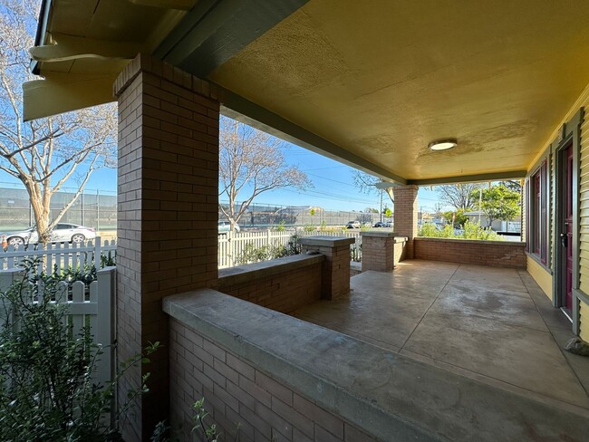 Photo - 678 N Shaffer St Unidad A
